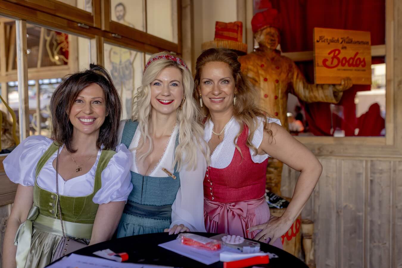 Veronika Löwen, Gründerin von SOAPSISTER, mit Birgit Freller und Julia Nikoleyczik beim Ladies Salon im Bodos.